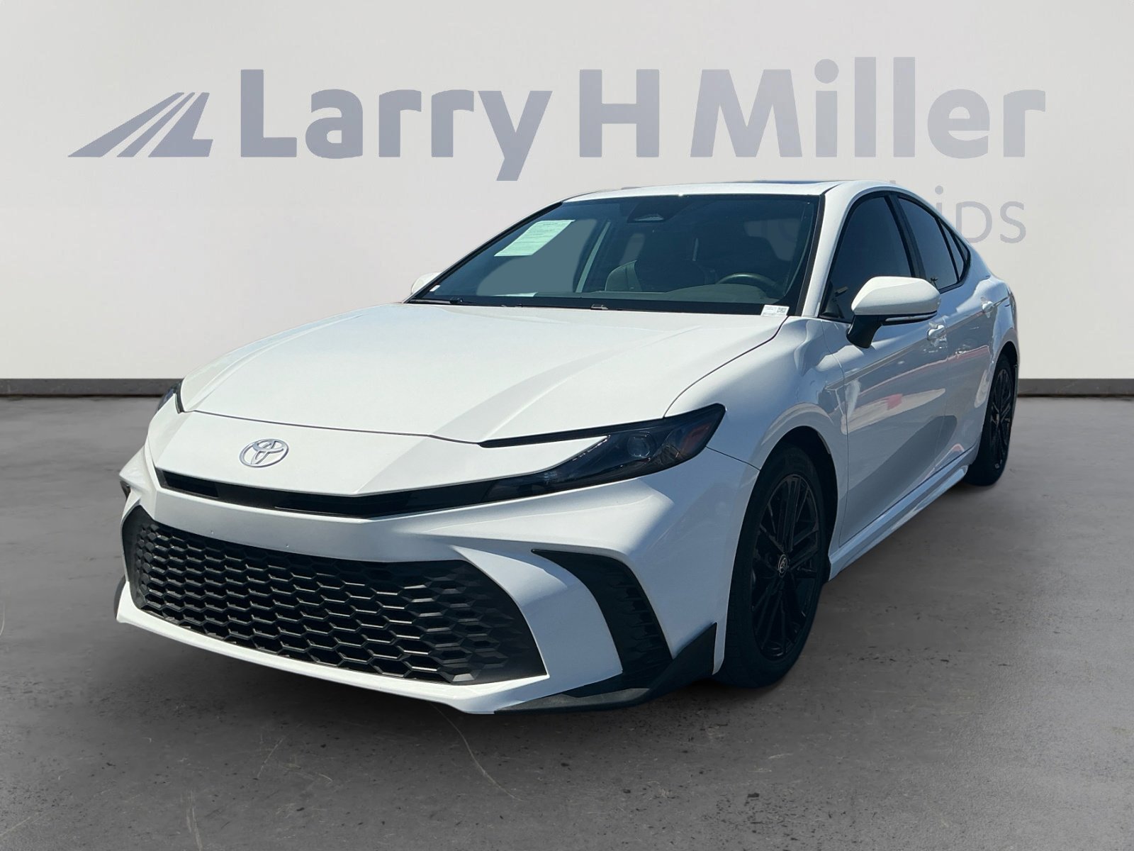 Used 2025 Toyota Camry SE