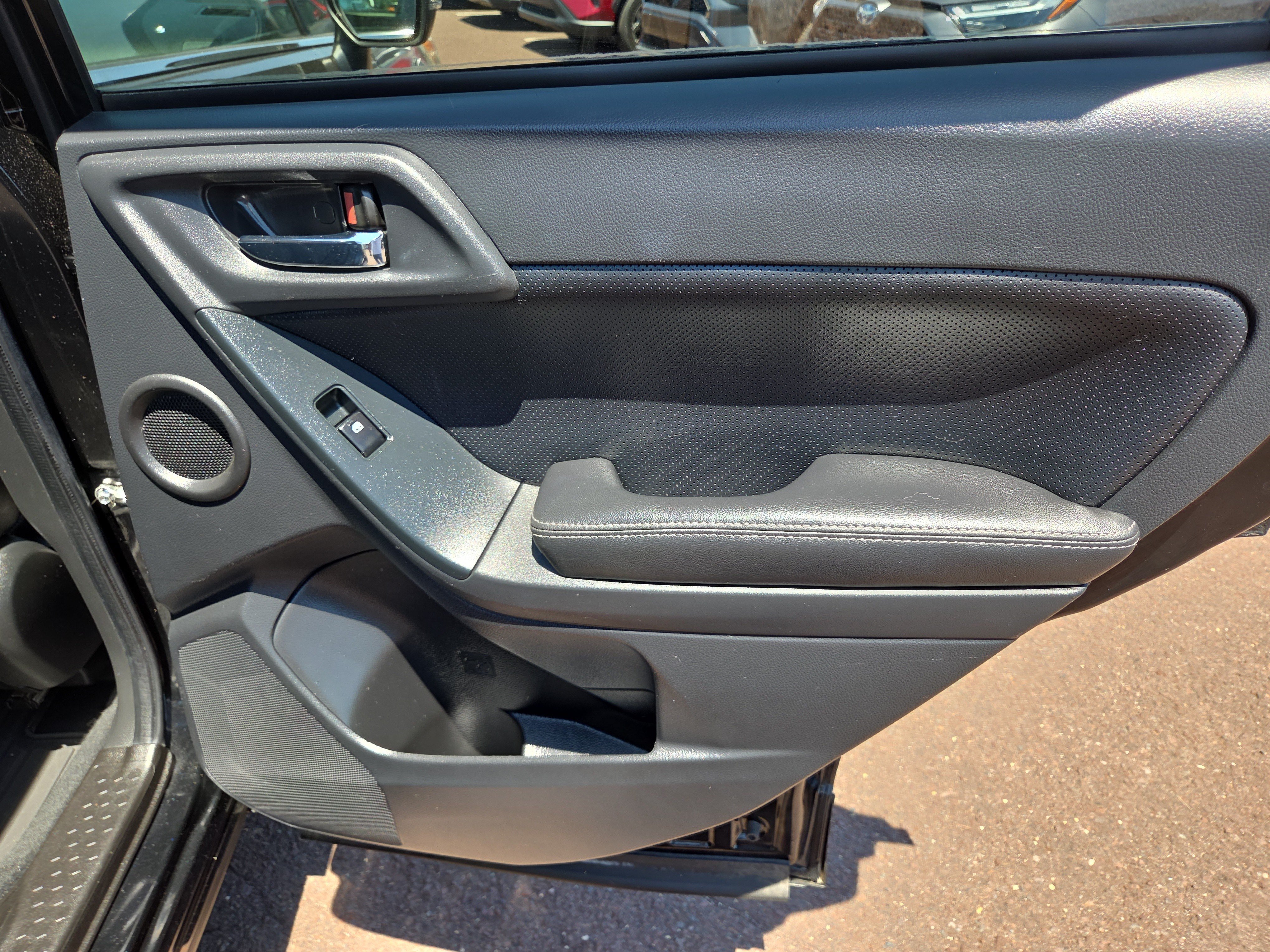 Used 2015 Subaru Forester 2.5i Touring AWD/4WD image 19