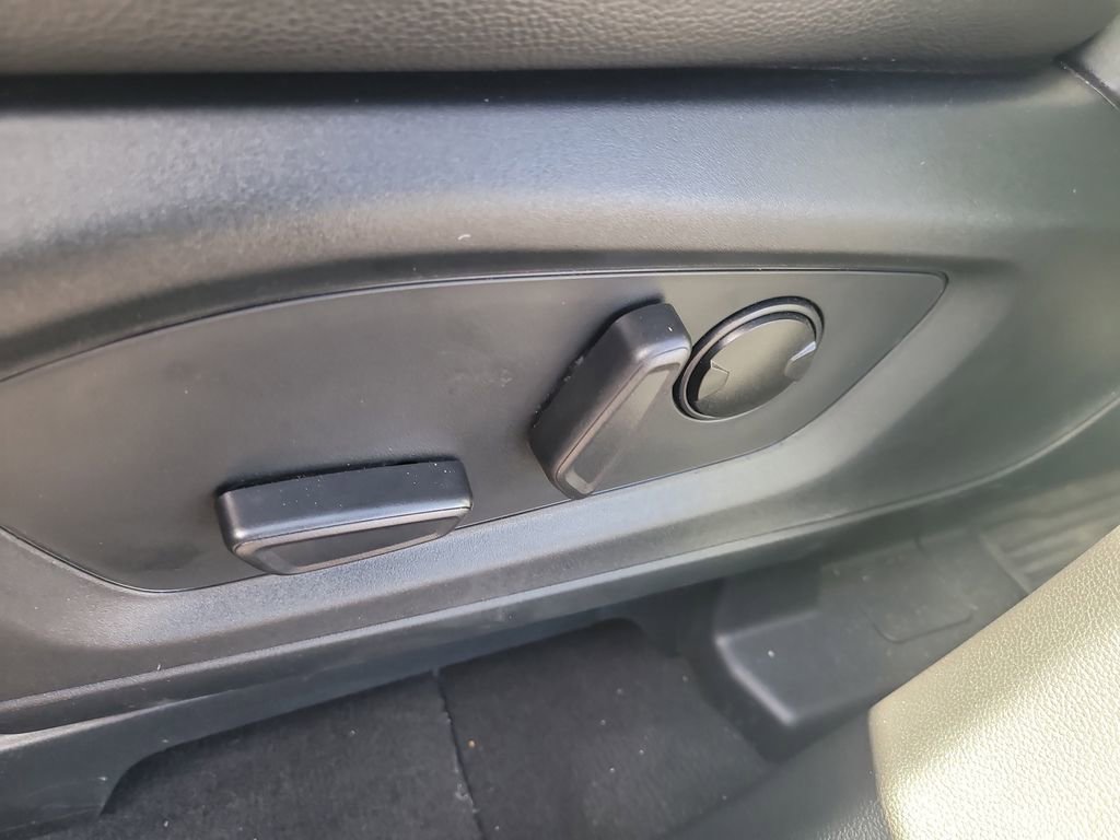 Used 2023 Ford Explorer ST-Line w/ Class IV Trailer Tow Package RWD image 18