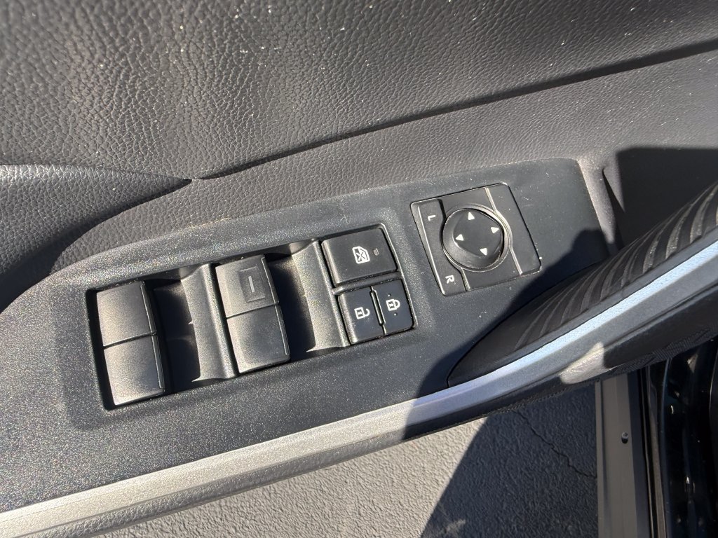 Used 2021 Toyota RAV4 XLE AWD/4WD image 12