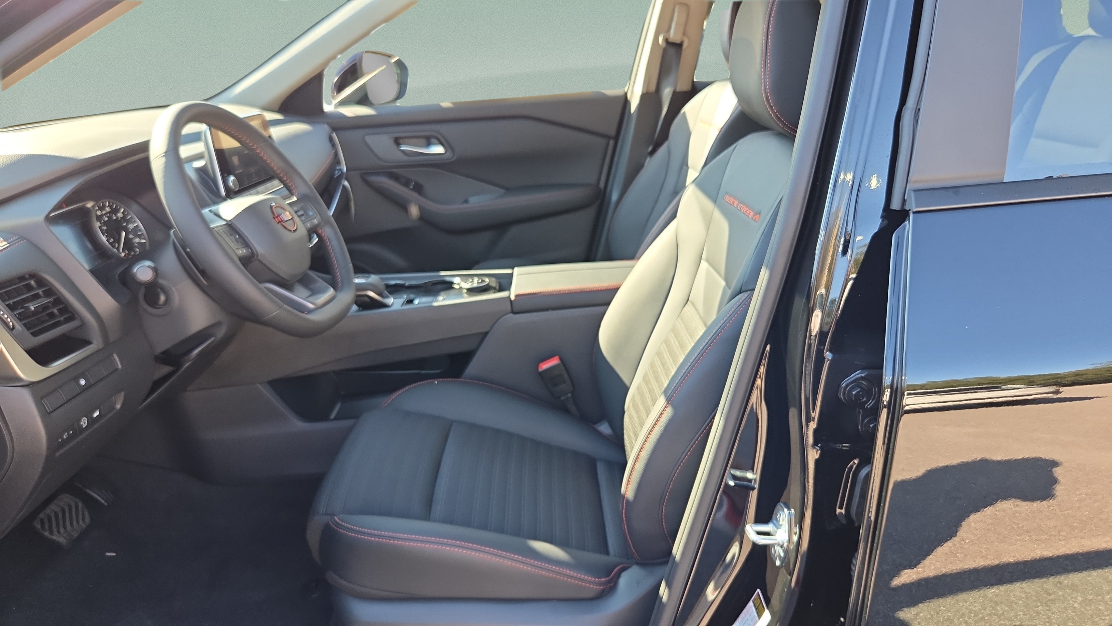 New 2026 Nissan Rogue SV AWD/4WD image 10