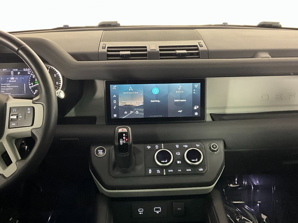 Certified 2022 Land Rover Defender 110 X-Dynamic SE image 12