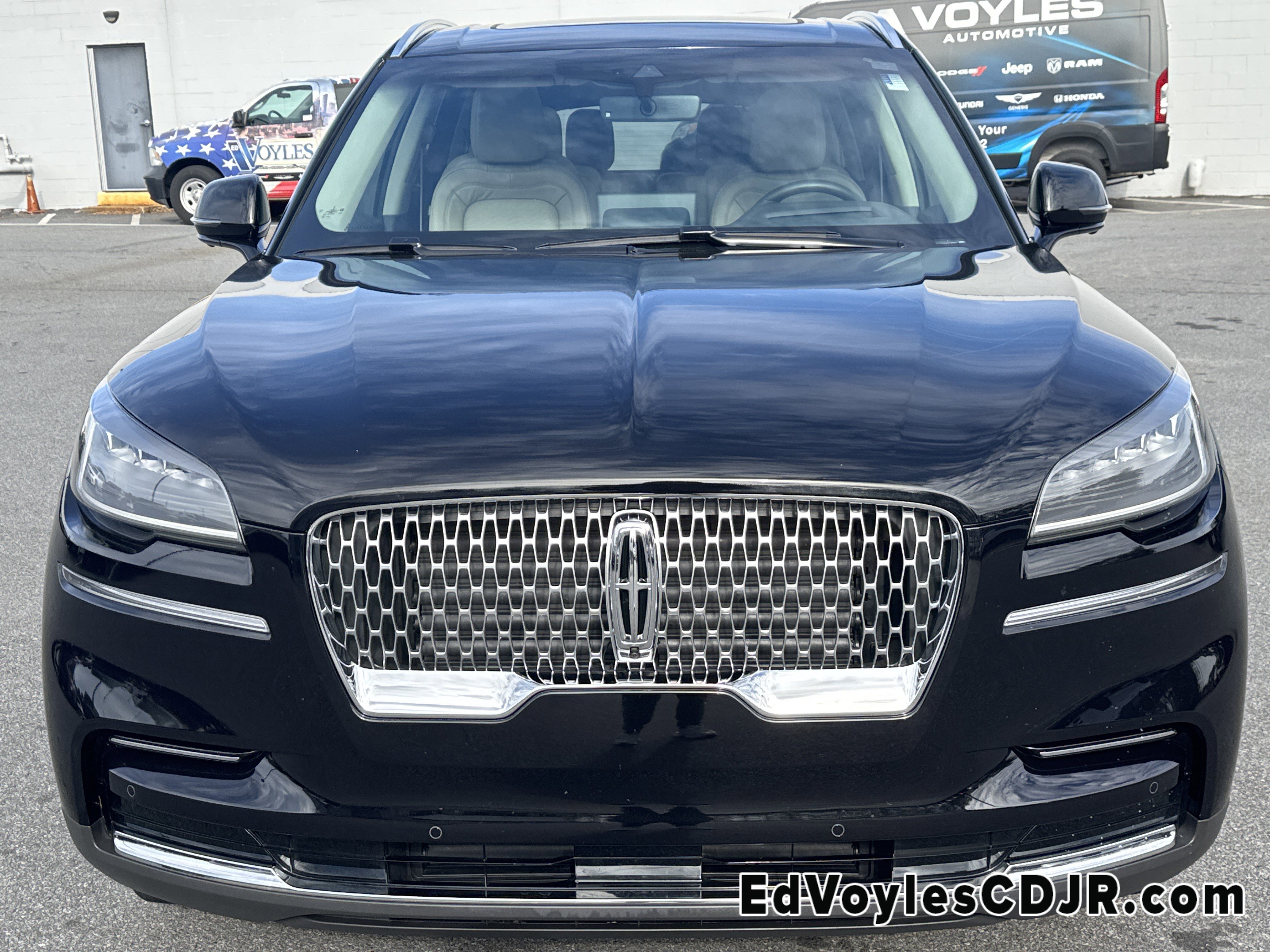 Used 2023 Lincoln Aviator Reserve w/ Equipment Group 201A image 8