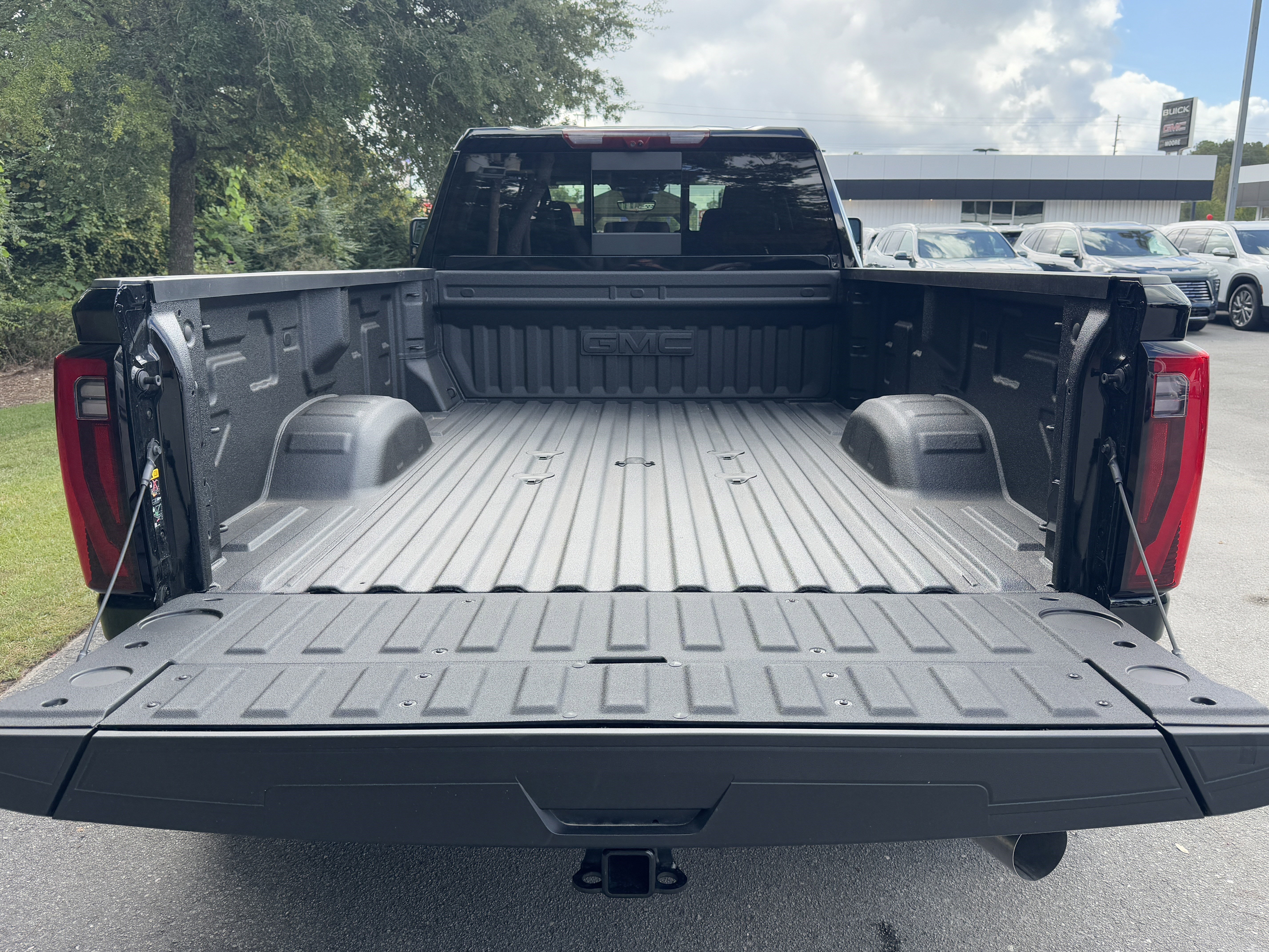 New 2026 GMC Sierra 3500 Denali w/ Denali Reserve Package image 11