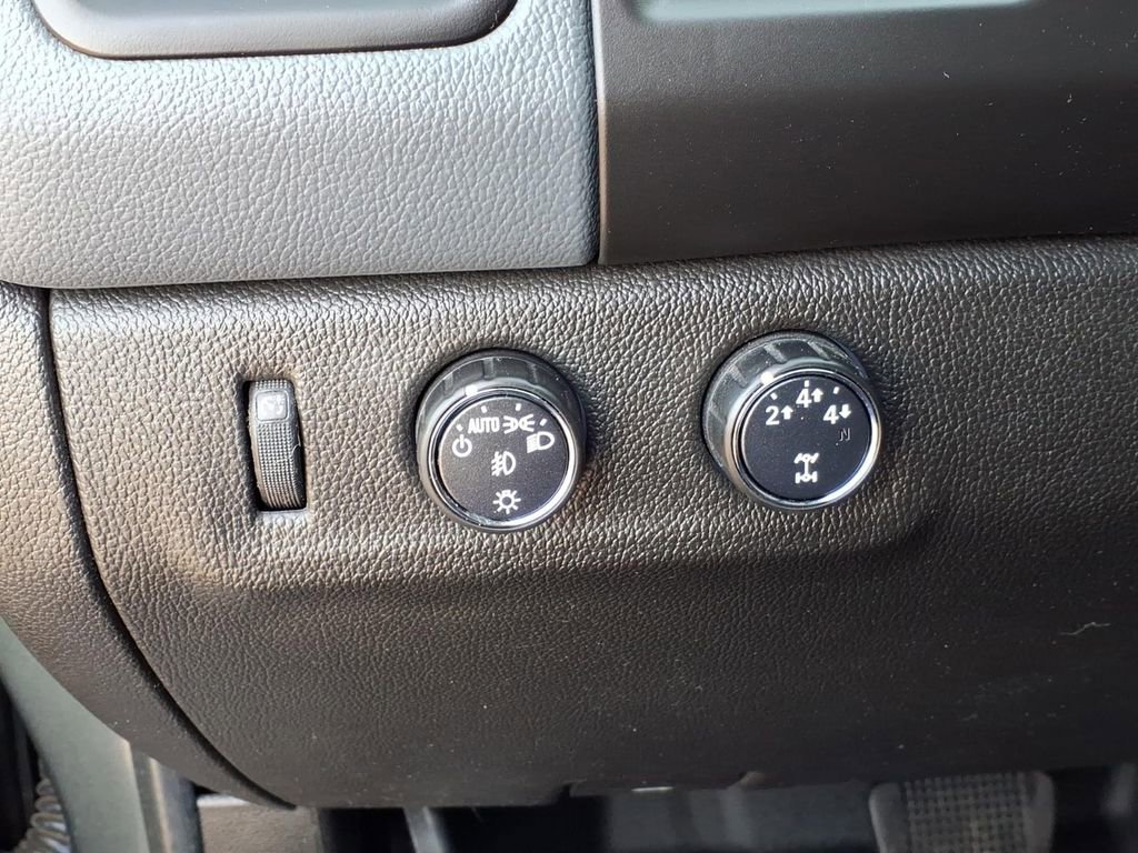 Used 2016 Chevrolet Colorado Z71 AWD/4WD image 24
