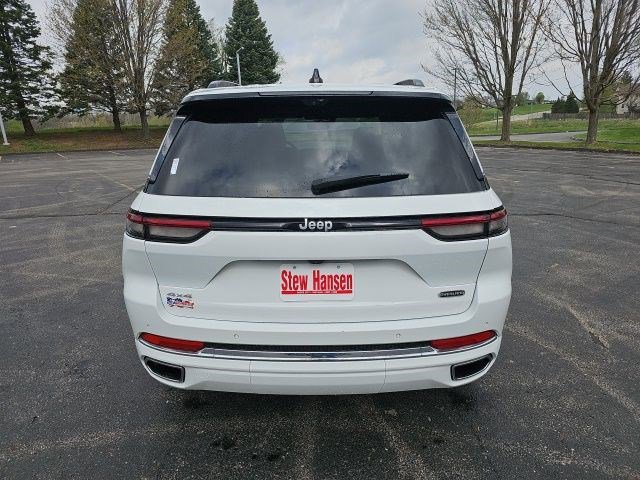 Used 2024 Jeep Grand Cherokee Overland w/ Luxury Tech Group IV AWD/4WD image 5