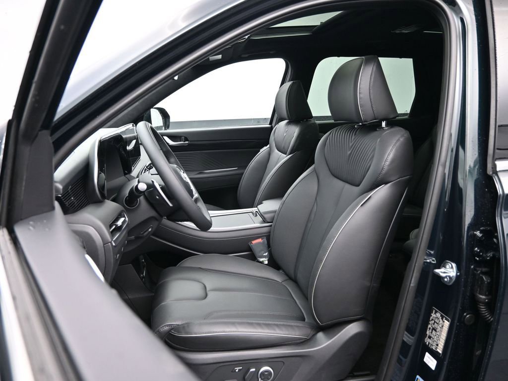 Used 2025 Hyundai Palisade Calligraphy image 25