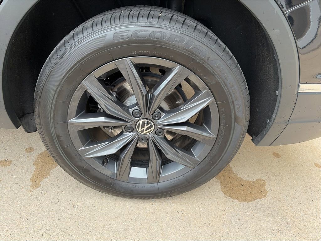 Certified 2024 Volkswagen Tiguan SE image 22