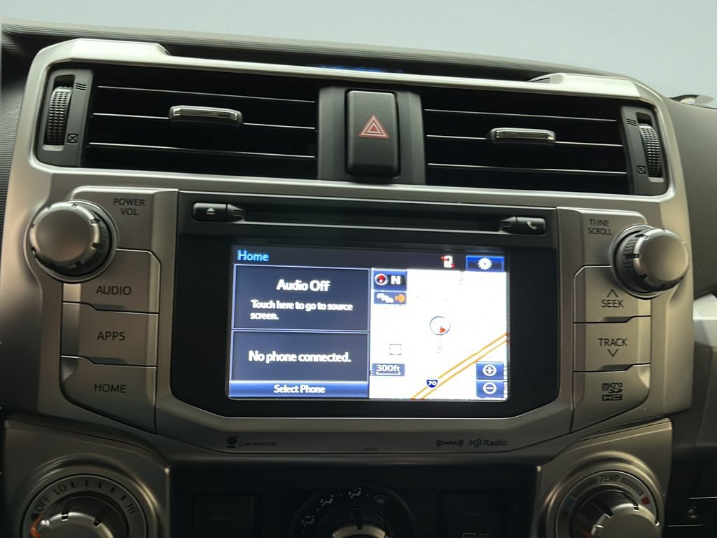 Used 2018 Toyota 4Runner SR5 AWD/4WD image 25