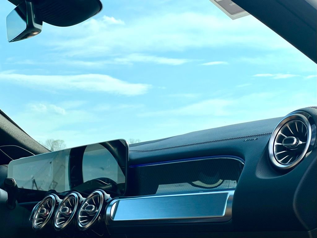 Certified 2021 Mercedes-Benz GLB 35 AMG 4MATIC image 21