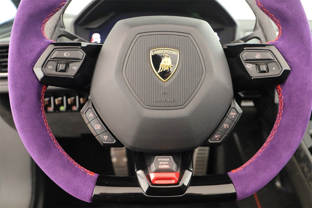 Used 2024 Lamborghini Huracan EVO image 21