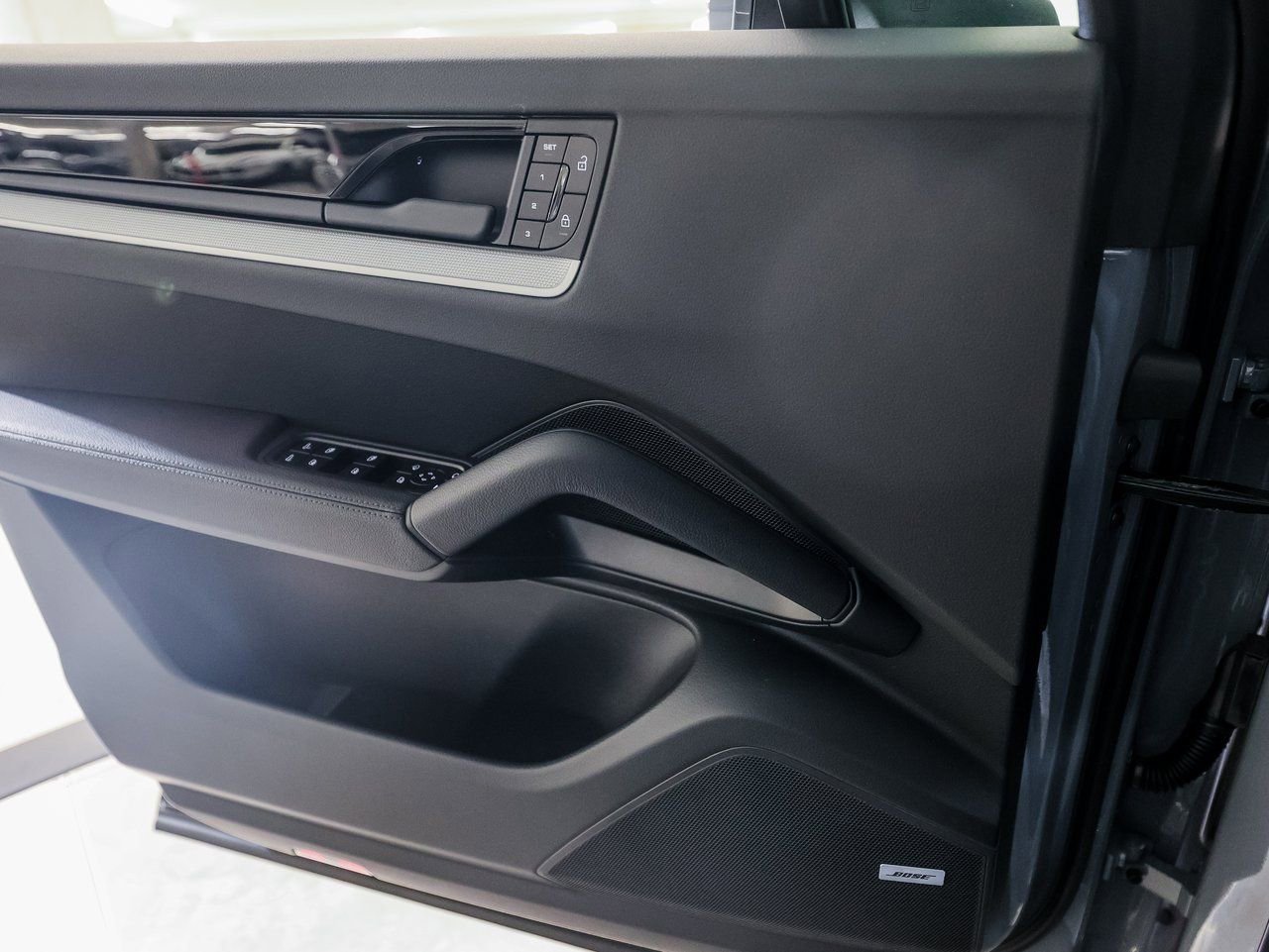 New 2026 Porsche Cayenne Coupe AWD/4WD image 22