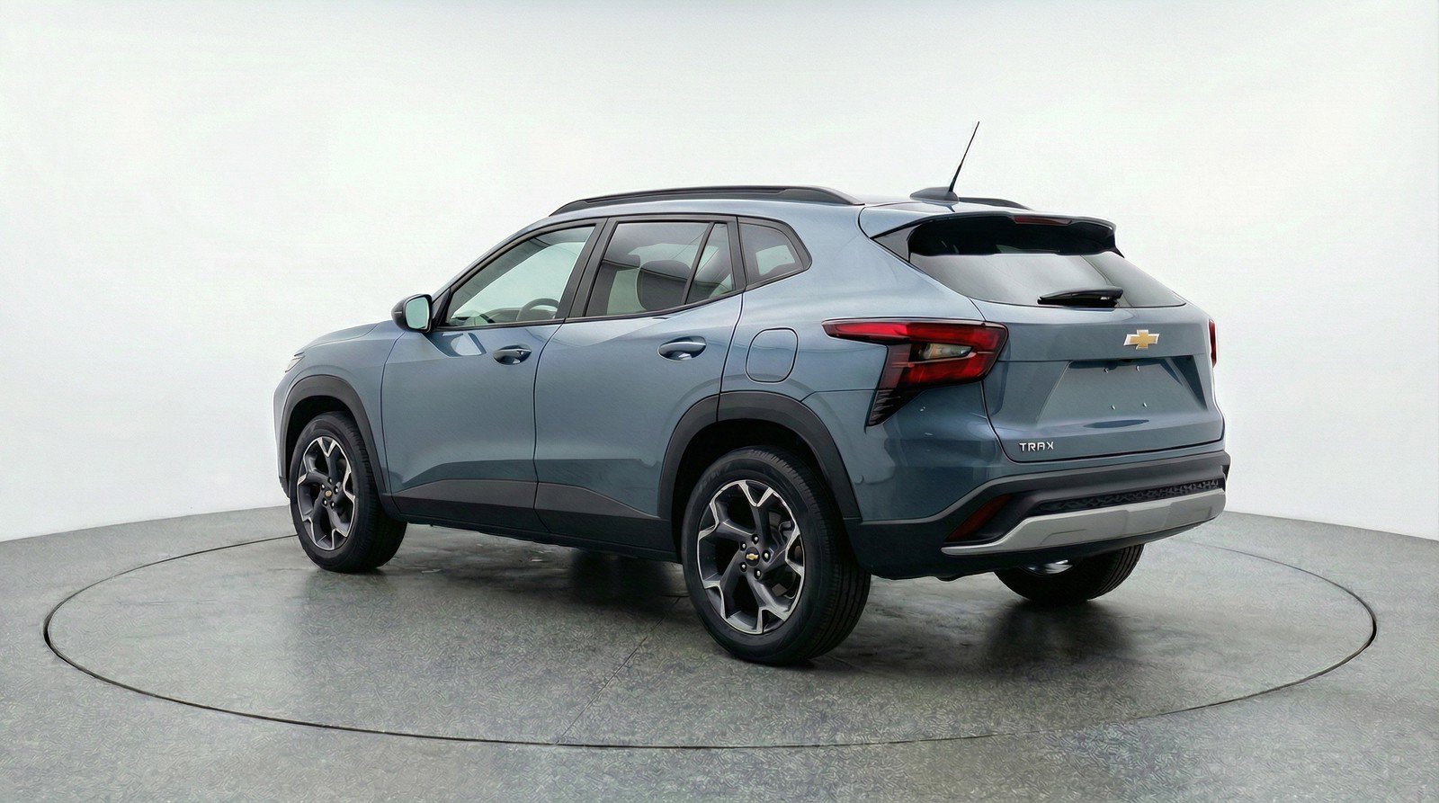 Used 2025 Chevrolet Trax LT image 6