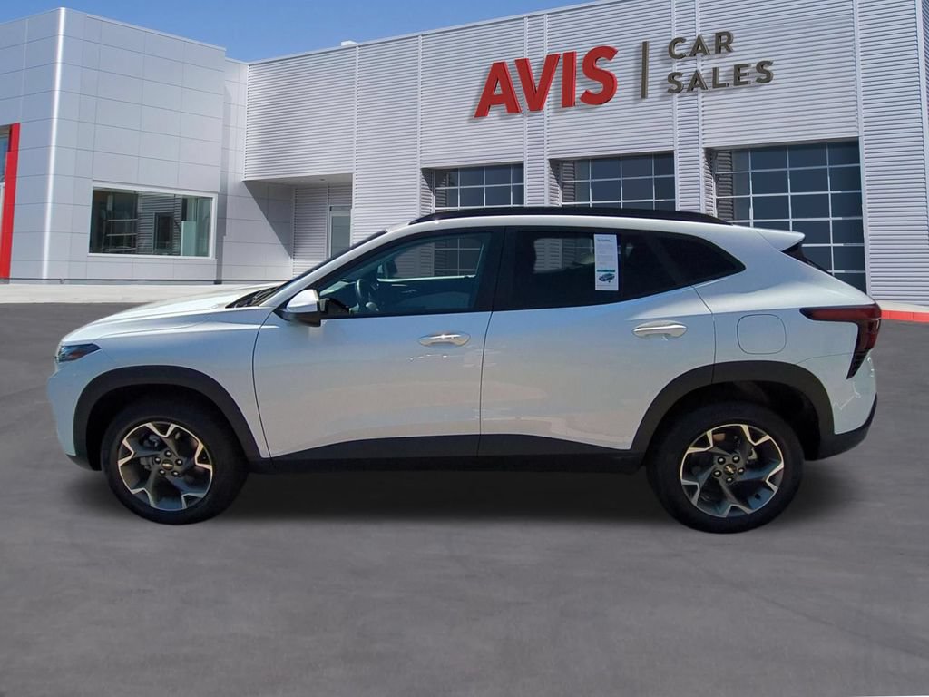 Used 2025 Chevrolet Trax LT w/ LT Convenience Package FWD image 10