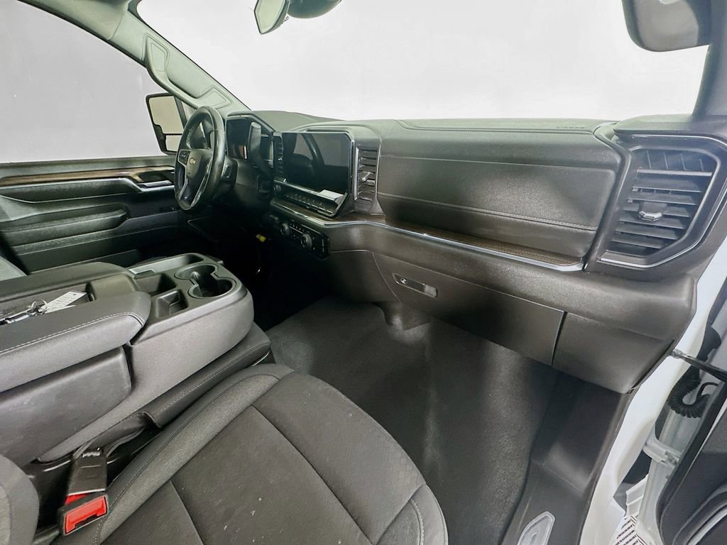 Used 2024 Chevrolet Silverado 2500 LT image 31