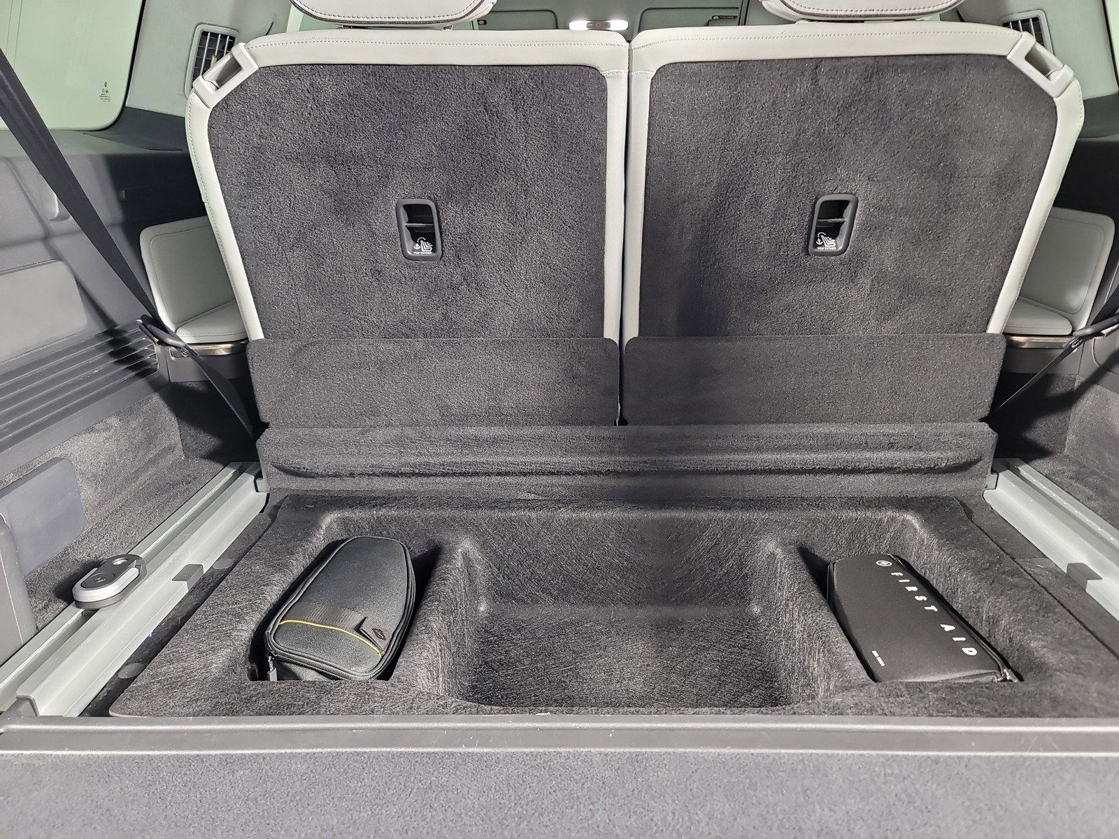 Used 2024 Rivian R1S Adventure AWD/4WD image 26