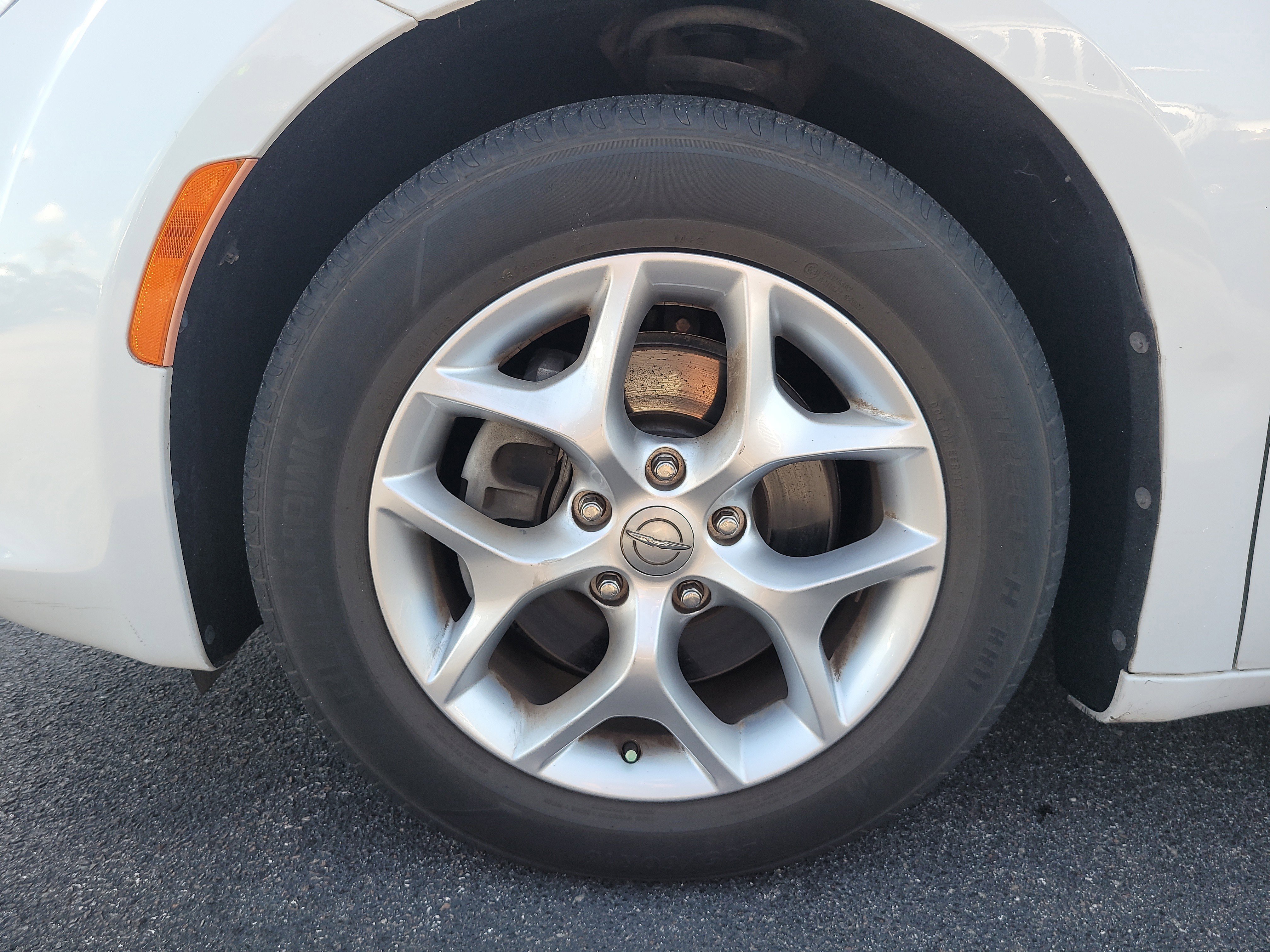 Used 2020 Chrysler Pacifica Limited FWD image 9
