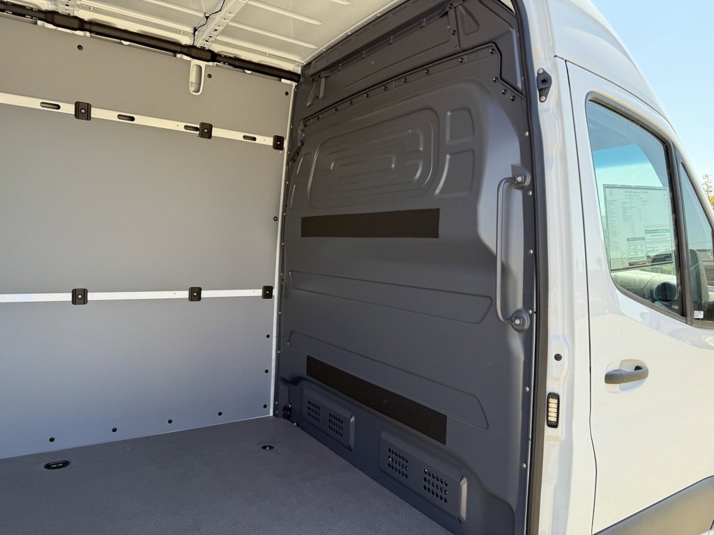 New 2025 Mercedes-Benz Sprinter 2500 image 8