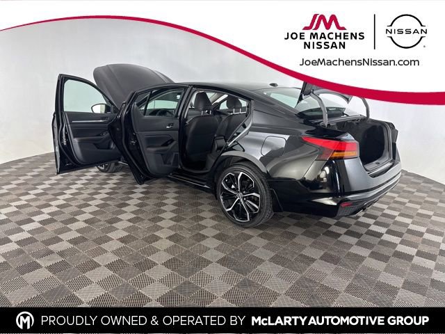 Used 2025 Nissan Altima 2.5 SR image 16