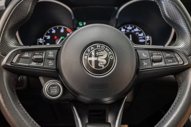 Used 2022 Alfa Romeo Stelvio Ti AWD/4WD image 13