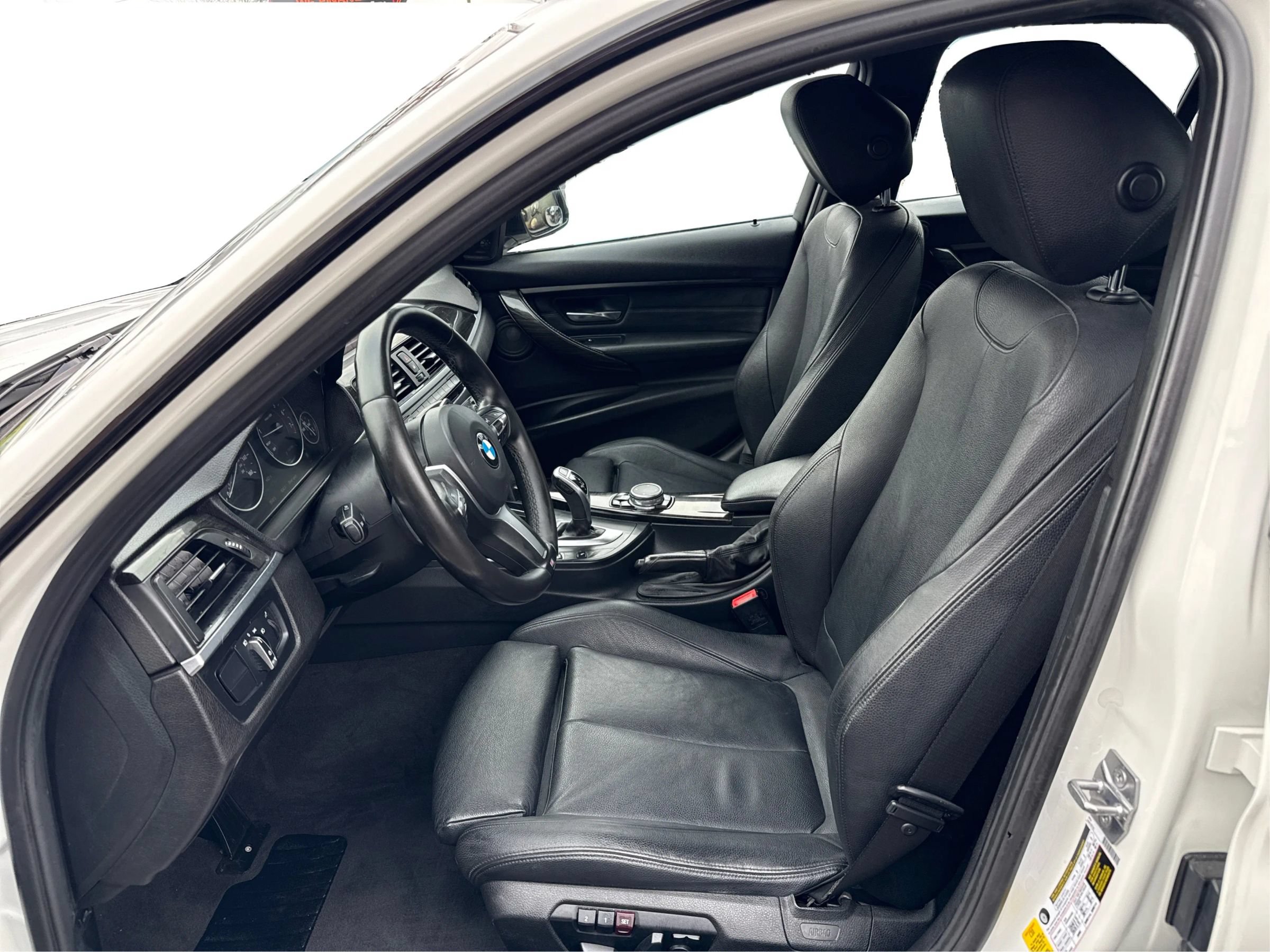 Used 2015 BMW 335i Sedan RWD image 9