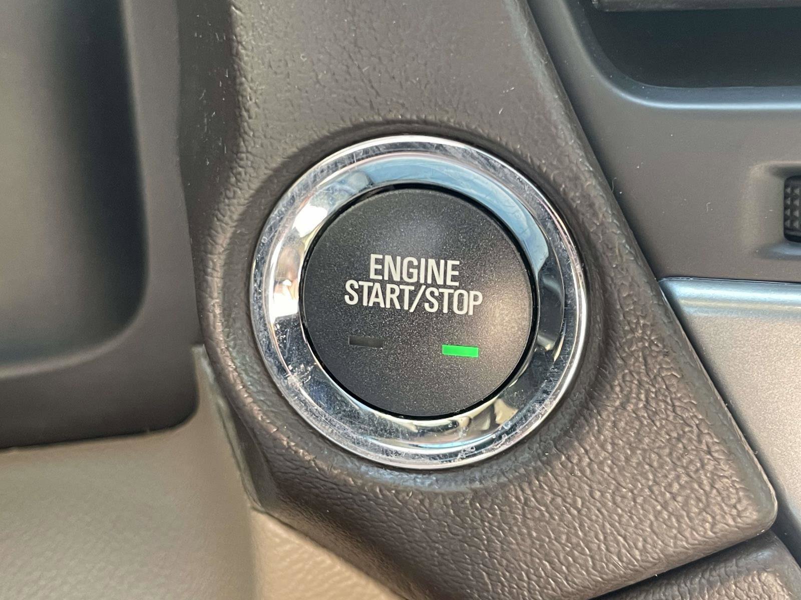 Used 2018 Chevrolet Tahoe Premier AWD/4WD image 13