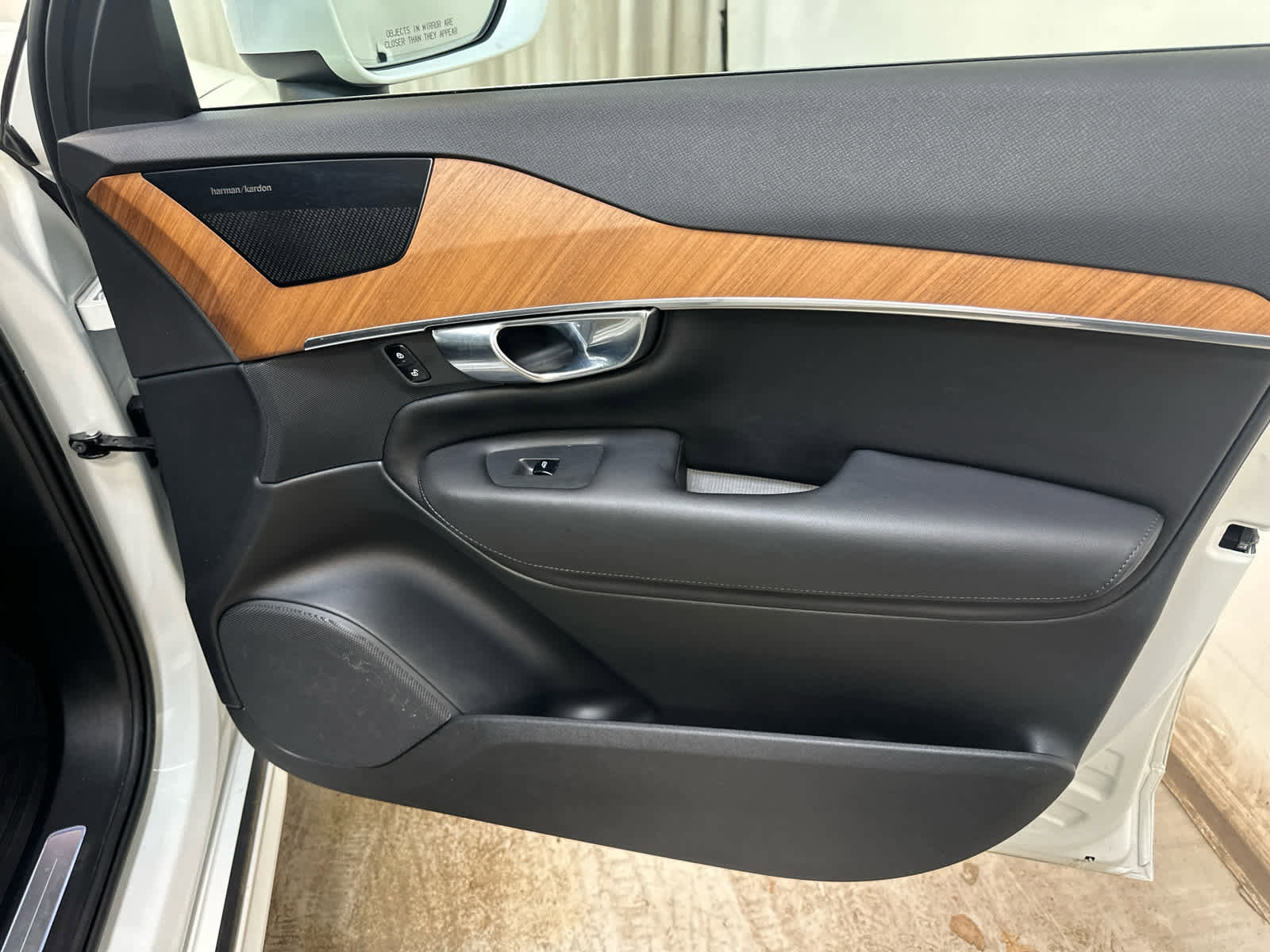 Used 2023 Volvo XC90 T8 Plus image 27