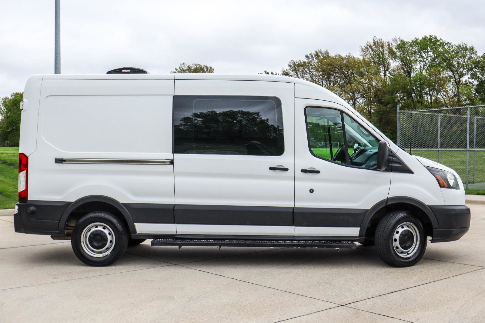 Used 2015 Ford Transit 150 148 Medium Roof RWD image 5