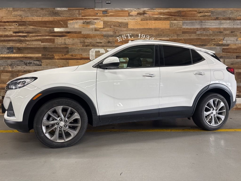 Used 2021 Buick Encore GX Essence w/ Experience Buick Package image 14