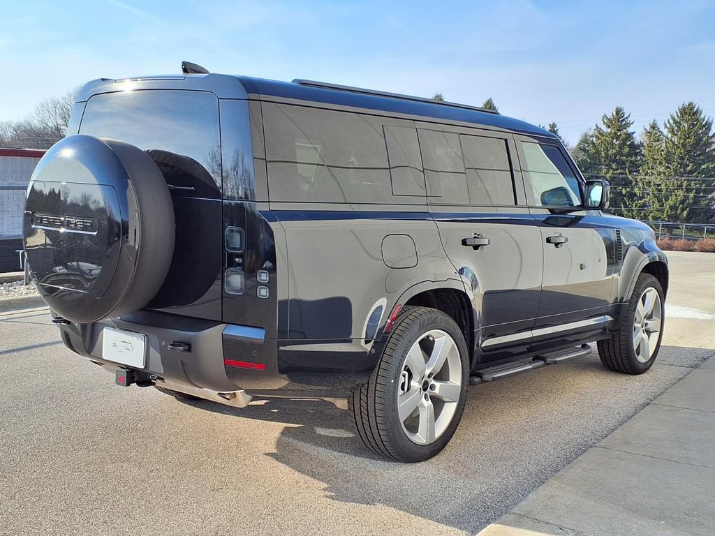Certified 2026 Land Rover Defender 130 X-Dynamic SE AWD/4WD image 5