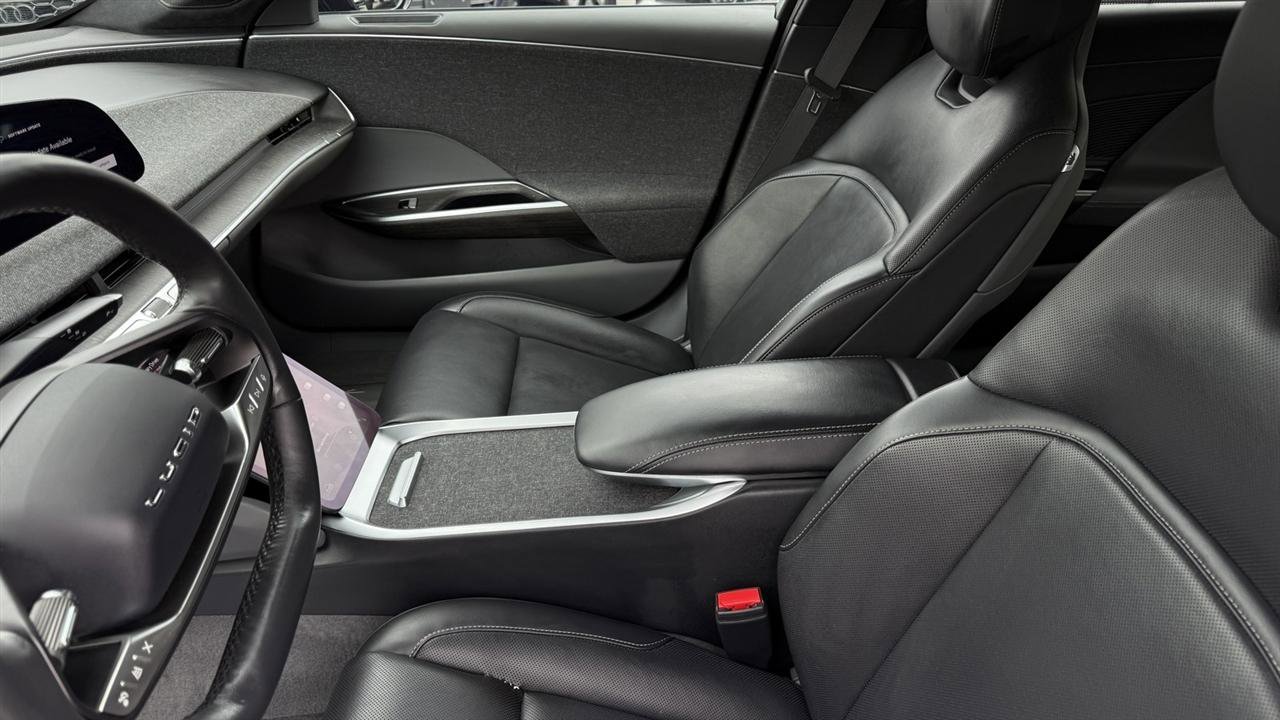 Used 2024 Lucid Air Touring image 27