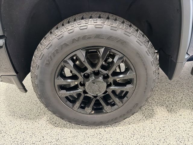 Used 2022 Chevrolet Silverado 2500 Custom w/ Custom Value Package AWD/4WD image 31