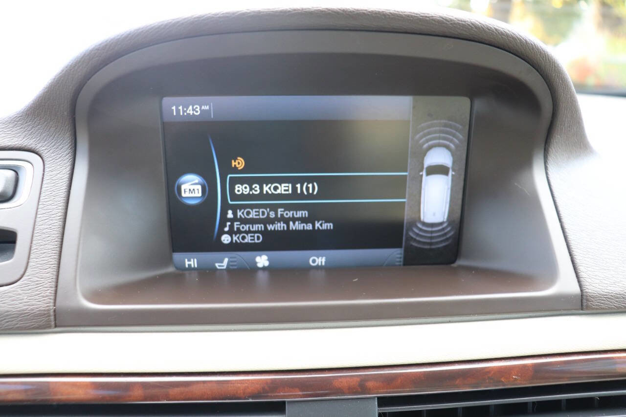 Used 2013 Volvo XC70 T6 image 21