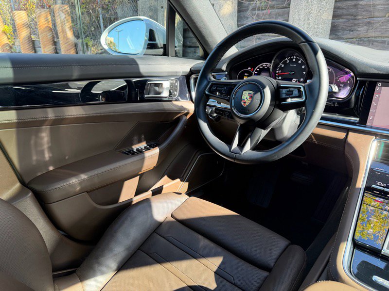 Used 2021 Porsche Panamera 4 w/ Premium Package image 15