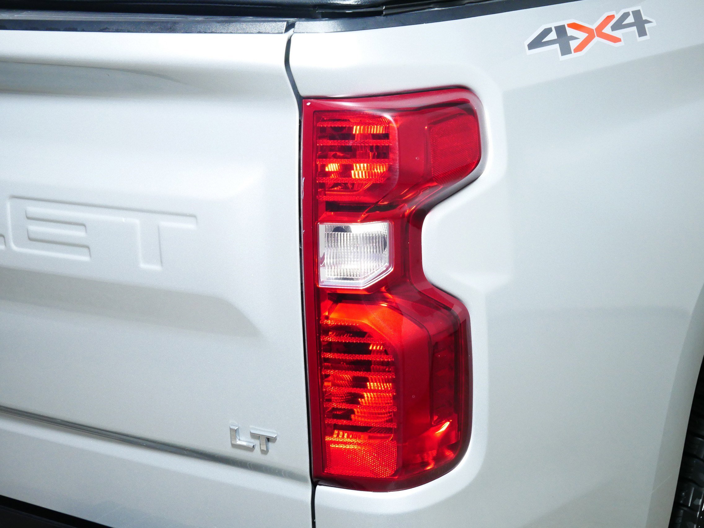 Used 2022 Chevrolet Silverado 1500 LT AWD/4WD image 17