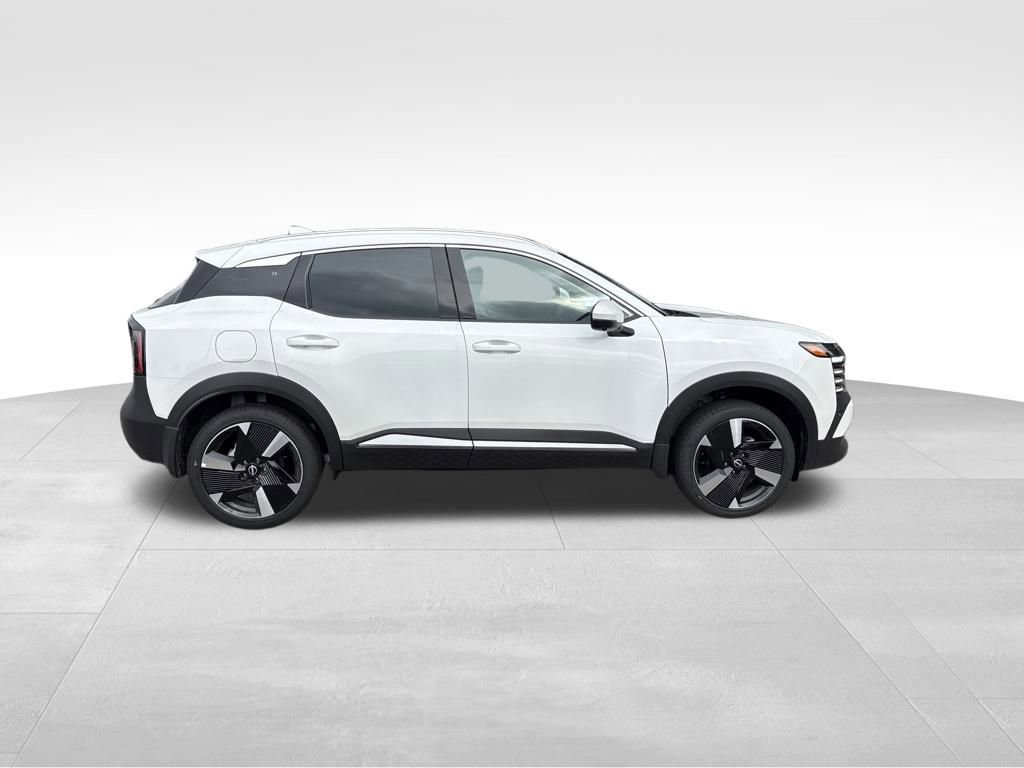 New 2025 Nissan Kicks SR FWD image 5