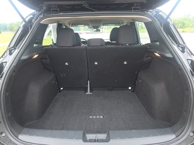 Used 2025 Nissan Kicks S FWD image 11