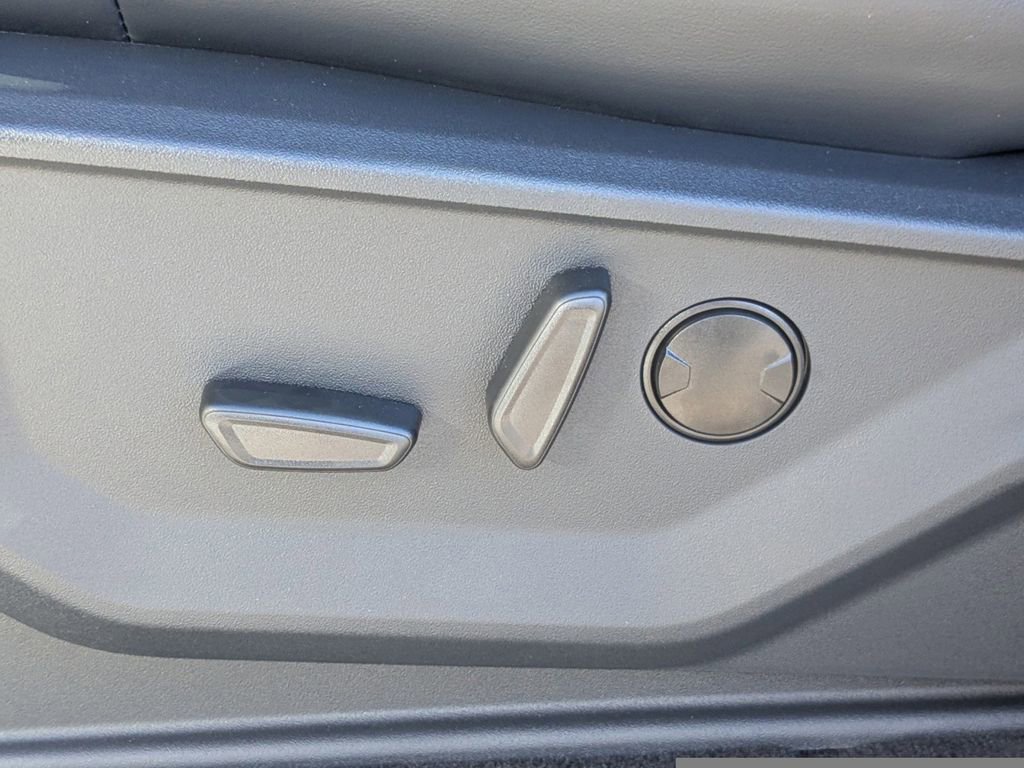 New 2025 Ford Expedition Max Platinum w/ Stealth Performance Package image 15