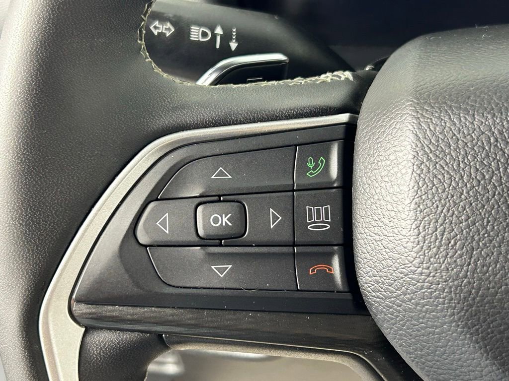 Used 2024 Jeep Grand Cherokee L Laredo image 28