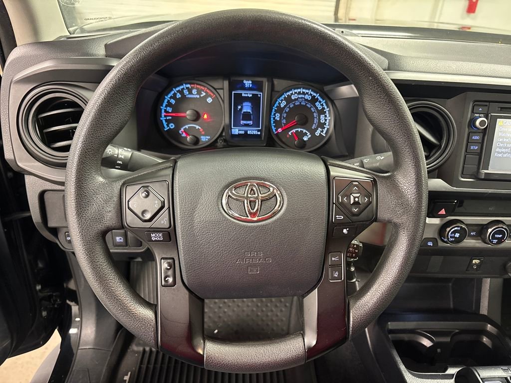 Used 2018 Toyota Tacoma SR image 33