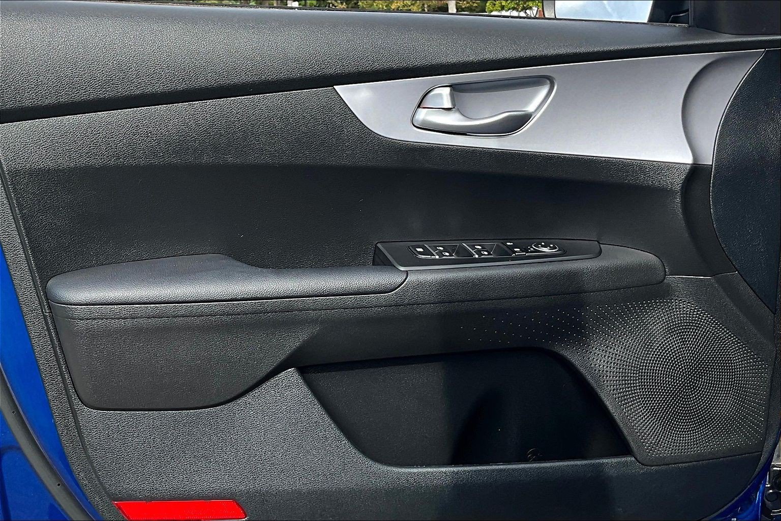 Used 2023 Kia Forte LXS w/ LXS Technology Package FWD image 17