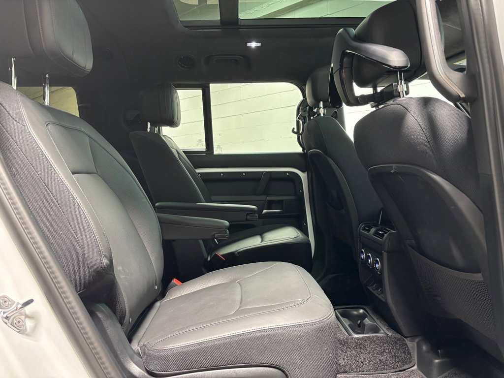 New 2025 Land Rover Defender 130 V8 AWD/4WD image 40