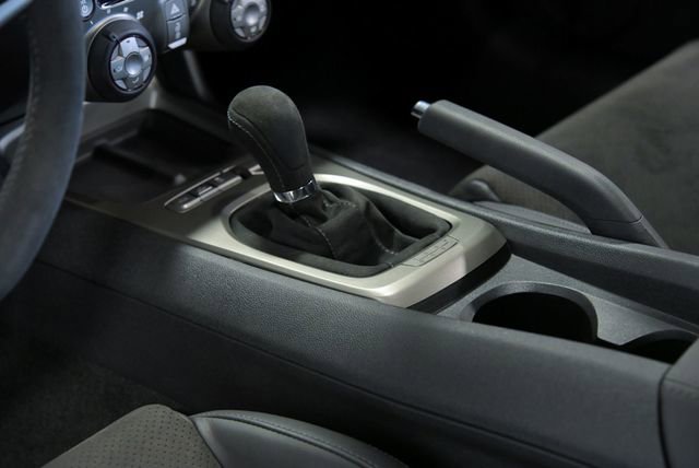 Used 2015 Chevrolet Camaro Z/28 RWD image 32