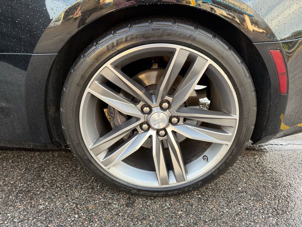 Used 2016 Chevrolet Camaro SS RWD image 24