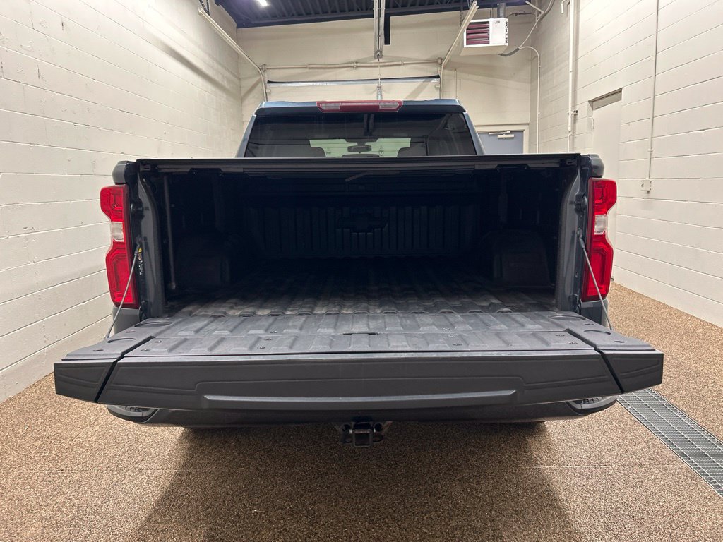 Used 2022 Chevrolet Silverado 1500 Custom w/ LPO, Blackout Package AWD/4WD image 13