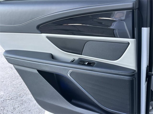 Used 2024 Lincoln Nautilus Reserve image 19