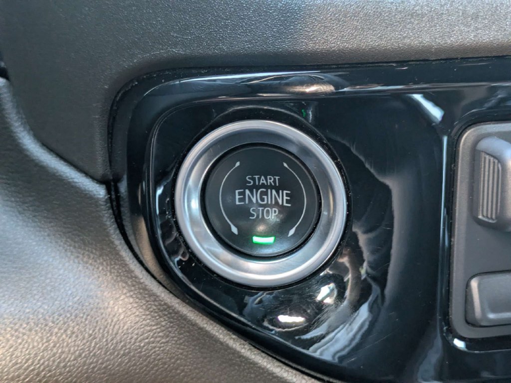 Used 2025 Chevrolet Silverado 1500 LTZ AWD/4WD image 29