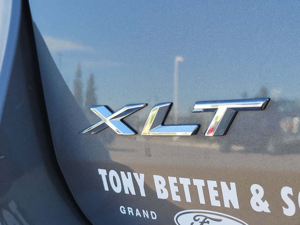 Used 2024 Ford Explorer XLT w/ Equipment Group 202A AWD/4WD image 7