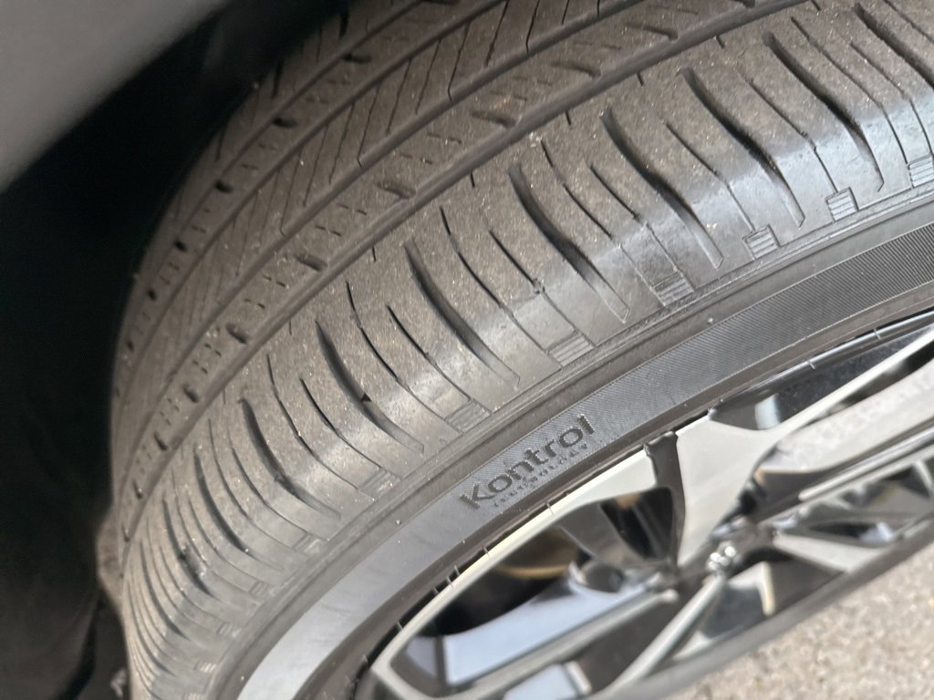 Used 2023 Chevrolet TrailBlazer RS w/ Sun and Liftgate Package image 10