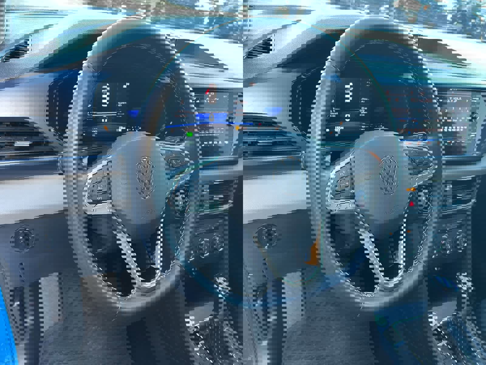 Used 2022 Volkswagen Taos SE image 32